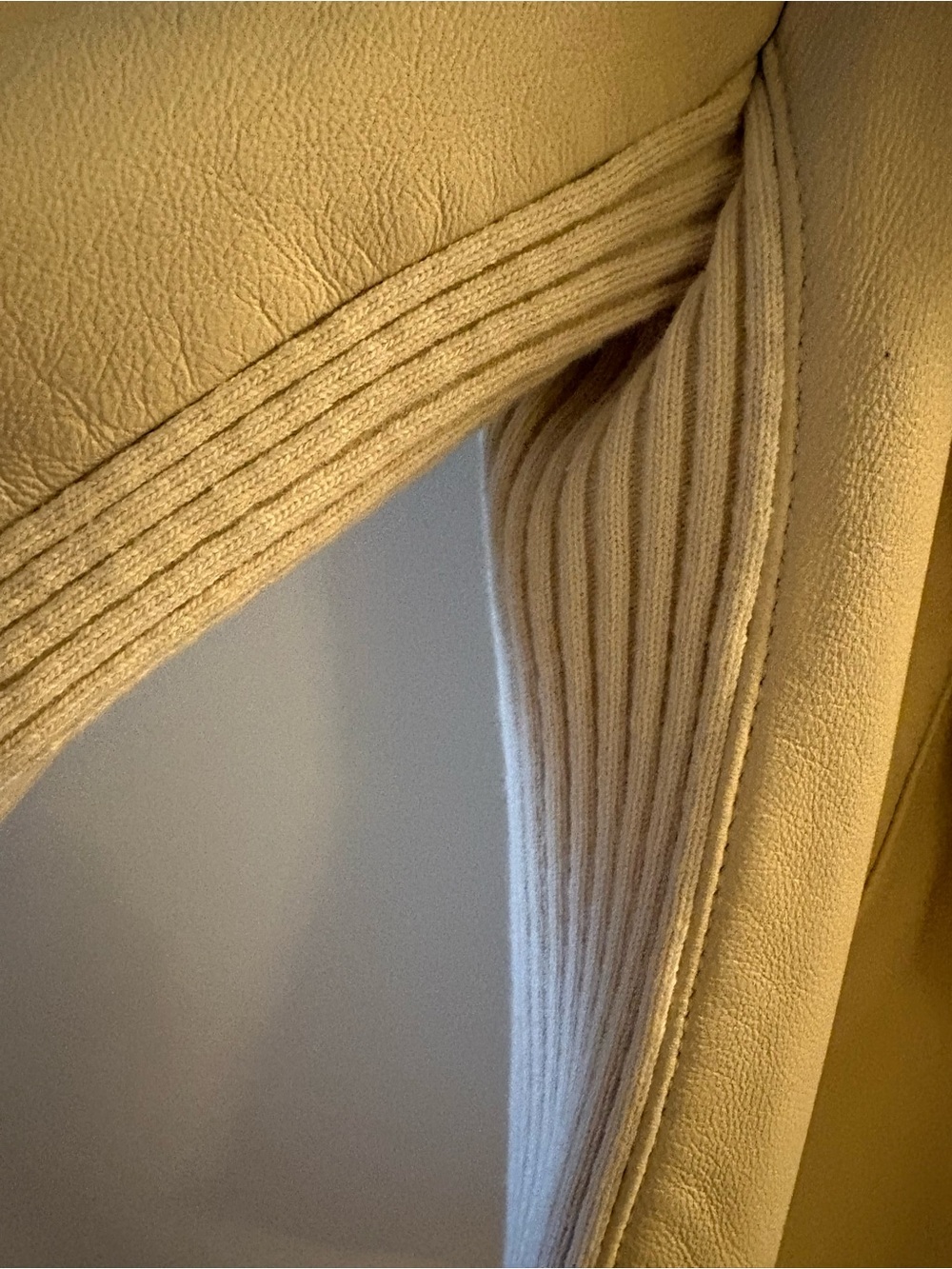 YaYa Aflalo Cream leather Jacket with Brown Fur Collar - Picture 6 of 7